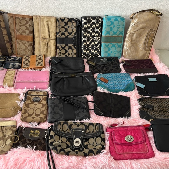 Coach Black and Tan Signature Wristlet - Picture 1 of 2